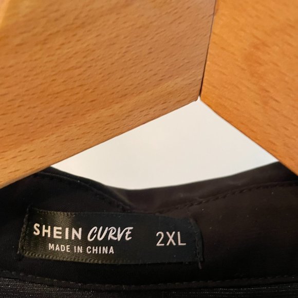 Long black blouse, long drawstring sleeves (plus-size) - Picture 8 of 8